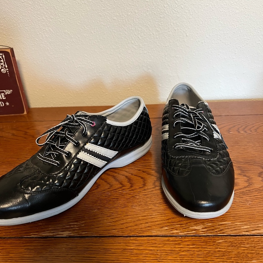Super cute womens golf shoes